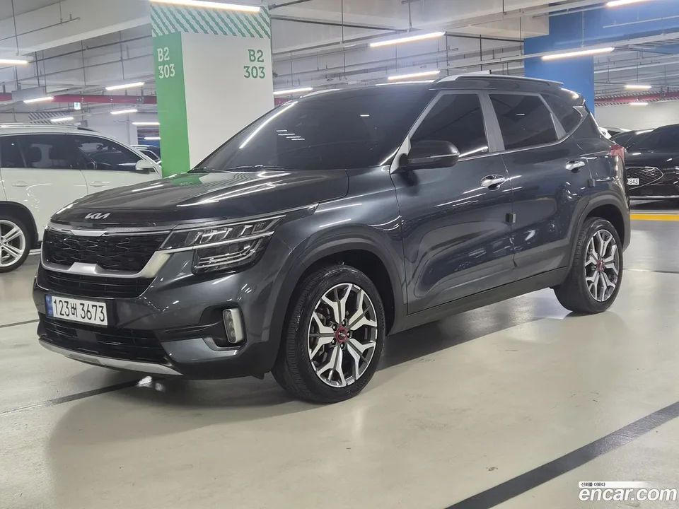 Kia Seltos 1.6 2WD 2022 — фото 1, купить с доставкой в Москву