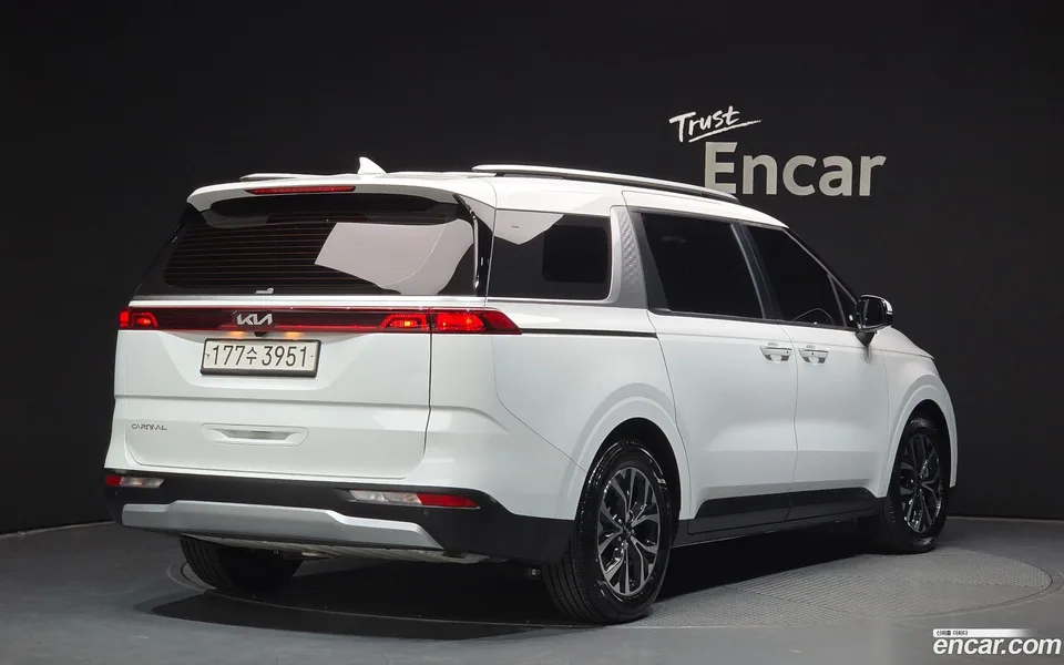 Kia Carnival 9 2023 — миниатюра 2
