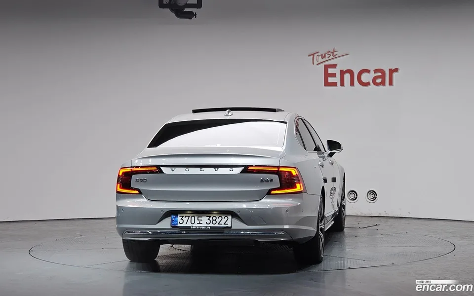 Volvo S90 B6 AWD 2024 — миниатюра 4