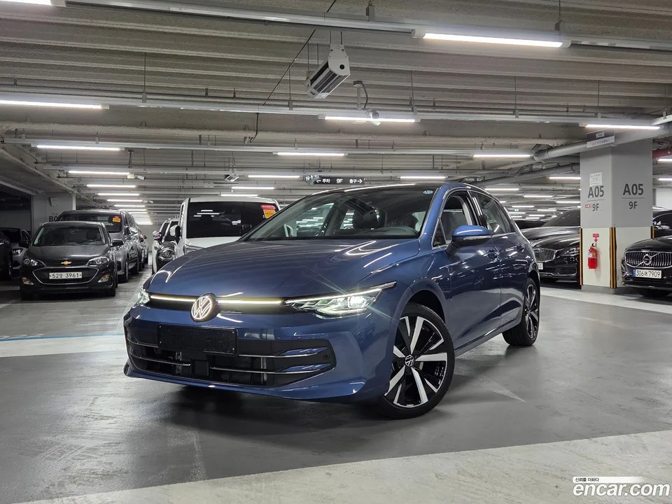 Volkswagen Golf 2.0 TDI 2026 — фото 1, купить с доставкой в Москву