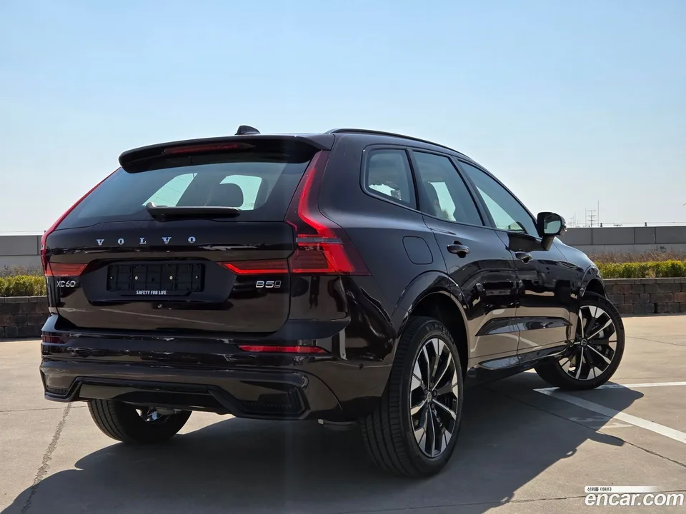 Volvo XC60 B5 2026 — миниатюра 2