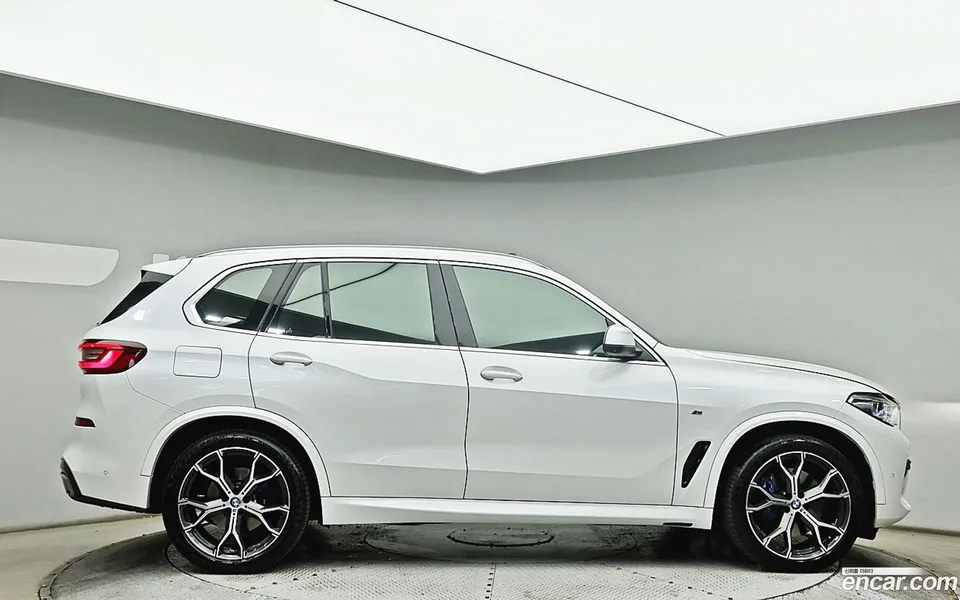 BMW X5 xDrive 40i M 2023 — миниатюра 4