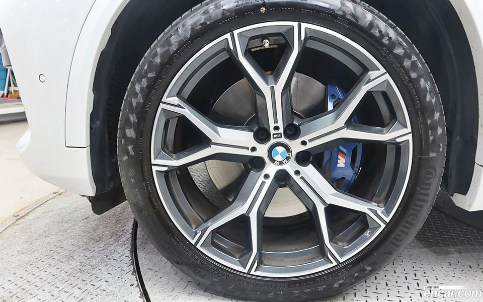 BMW X5 xDrive 40i M 2023 — миниатюра 5