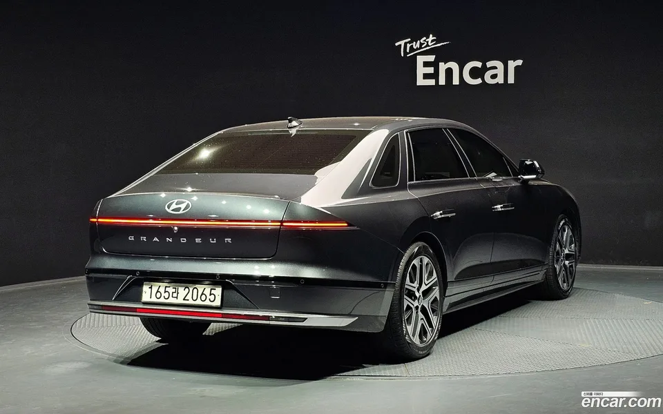 Hyundai Grandeur 2.5 2WD 2023 — миниатюра 2