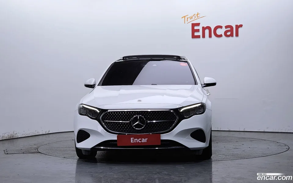 Mercedes-Benz E-Class E200 2024 — миниатюра 3