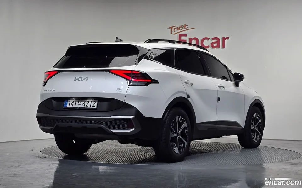 Kia Sportage Hybrid 4WD 2023 — миниатюра 2