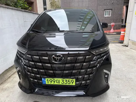 Toyota Alphard 2024 купить в Москве