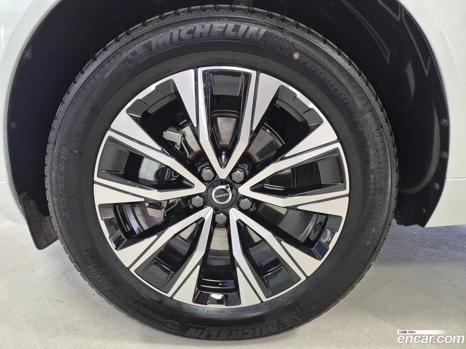 Volvo XC60 B5 2023 — миниатюра 5