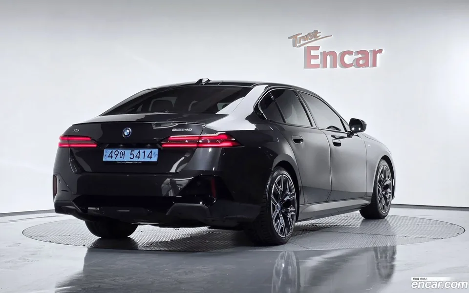 BMW i5 eDrive 40 M 2023 — миниатюра 2