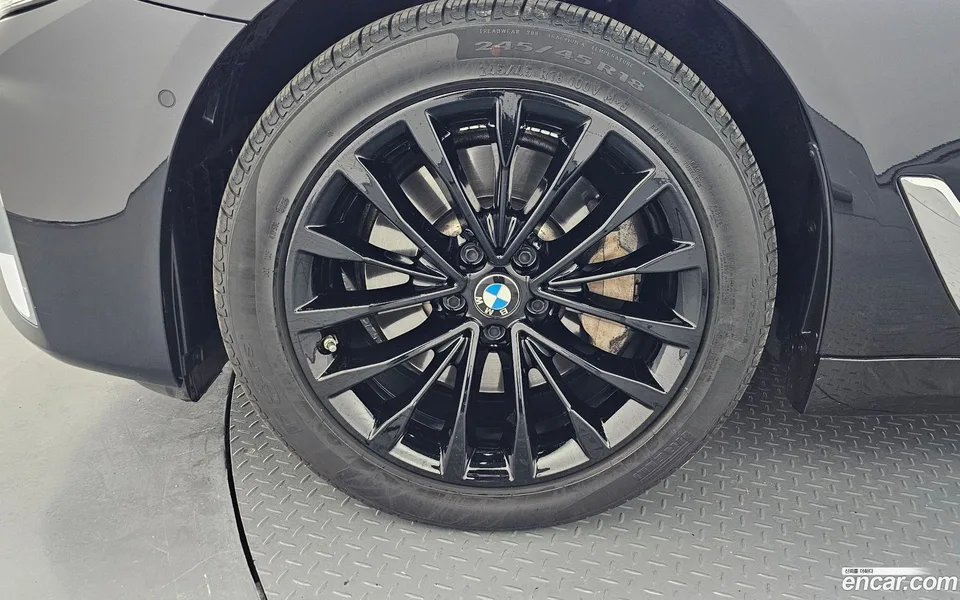 BMW 5 Series 530i 2022 — миниатюра 5