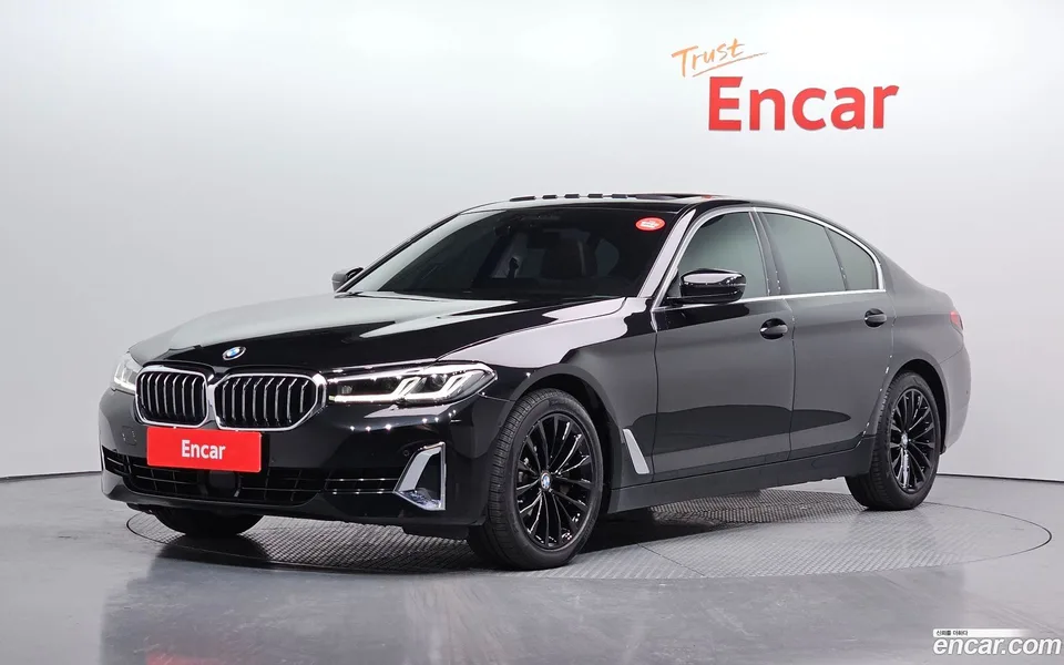 BMW 5 Series 530i 2022 — фото 1, купить с доставкой в Москву