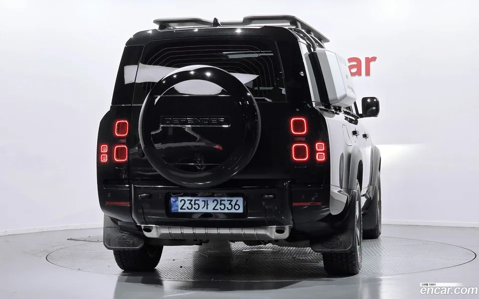 Land Rover Defender 130 P400 X- HSE 2025 — миниатюра 4