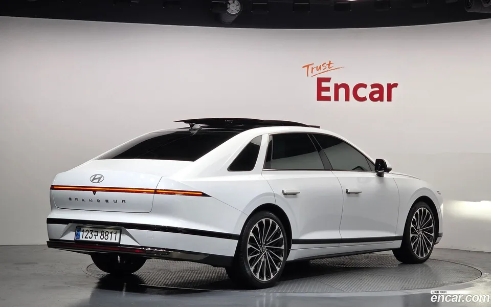 Hyundai Grandeur 2.5 2WD 2023 — миниатюра 2