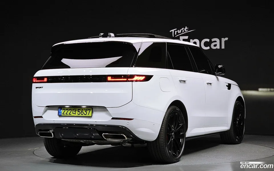 Land Rover Range Rover Sport P550E HSE 2025 — миниатюра 2