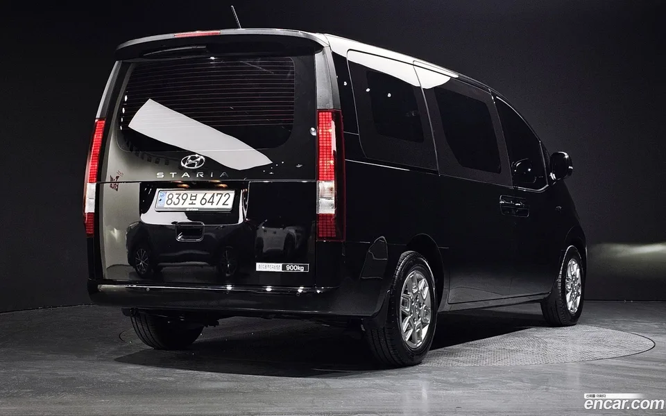 Hyundai Staria 3 2024 — миниатюра 2