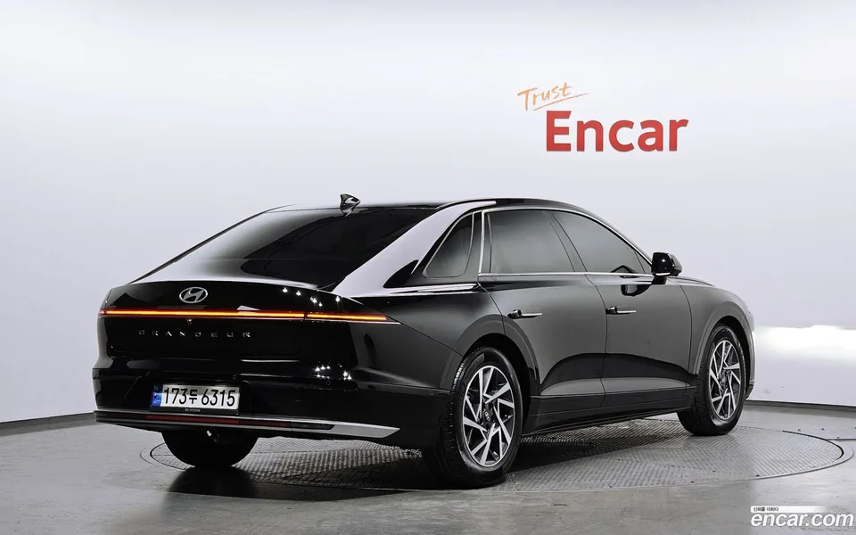 Hyundai Grandeur 2.5 2WD 2023 — миниатюра 2