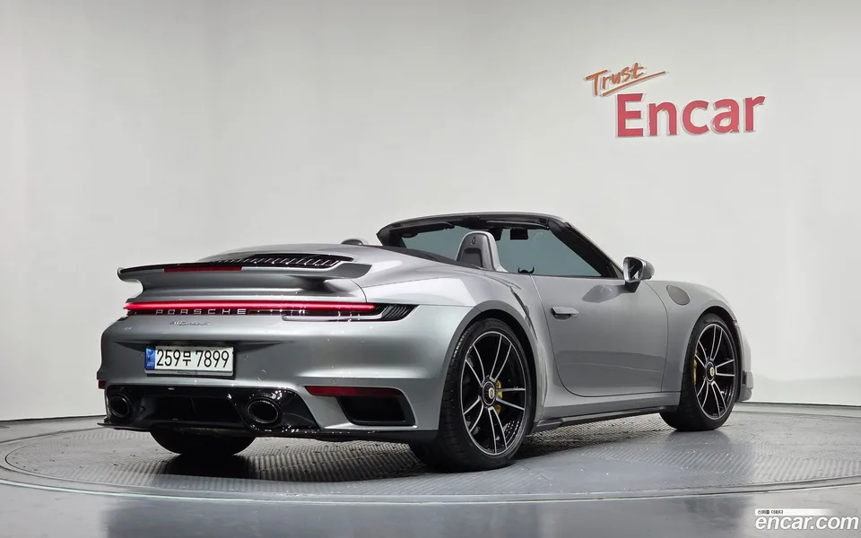 Porsche 911 (992) S 2022 — миниатюра 2