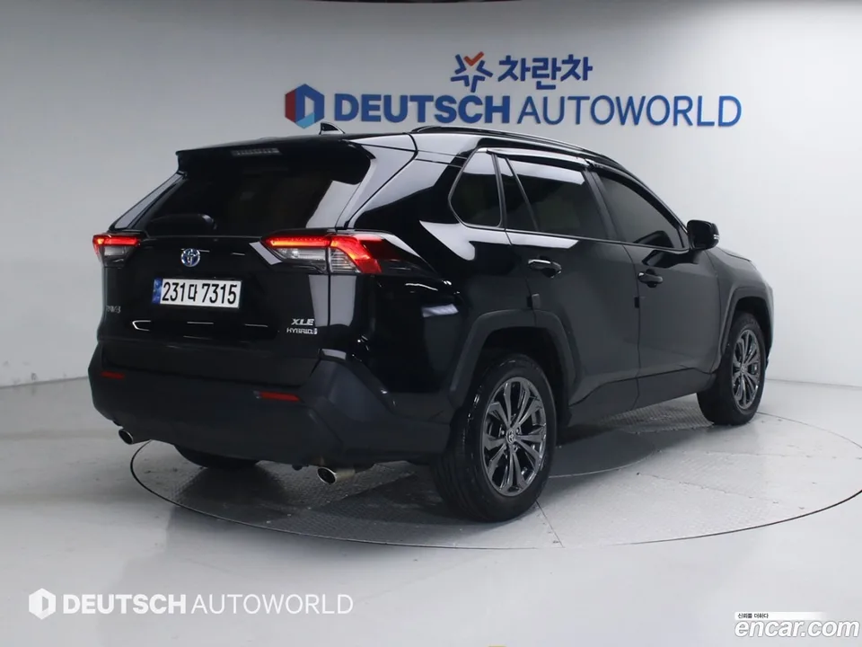 Toyota RAV4 2.5 2WD 2022 — миниатюра 2