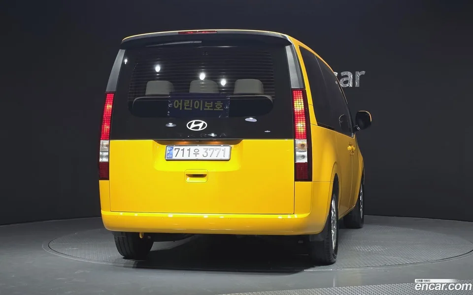 Hyundai Staria HEV 1.6 11 2024 — миниатюра 4