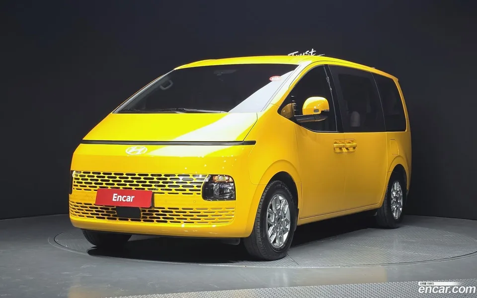Hyundai Staria HEV 1.6 11 2024 — фото 1, купить с доставкой в Москву