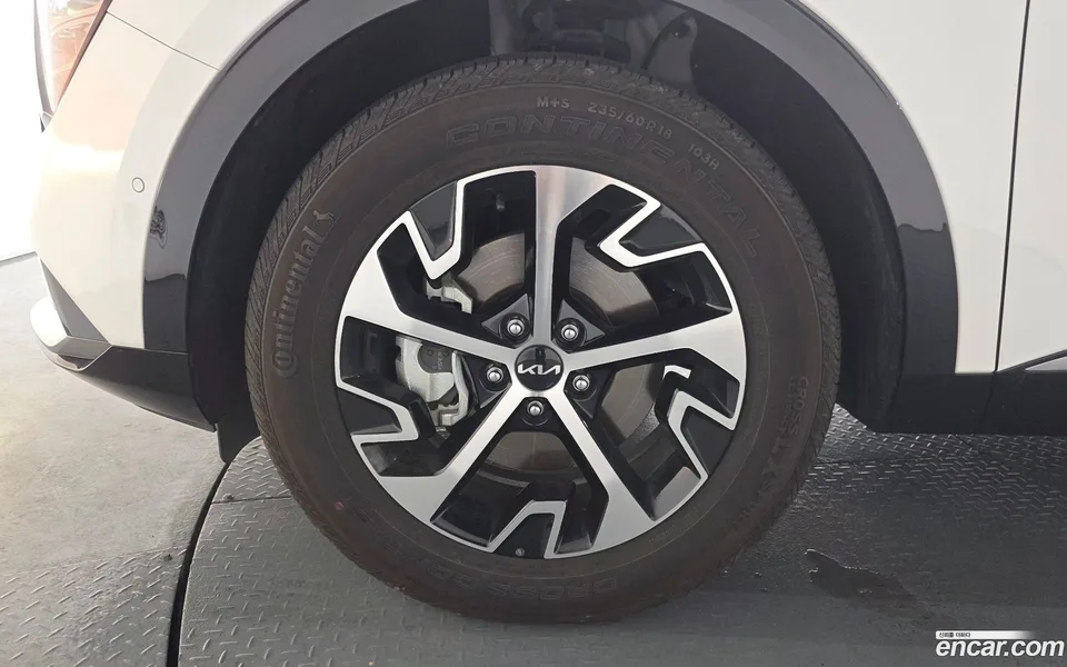 Kia Sportage Hybrid 2WD 2024 — миниатюра 5