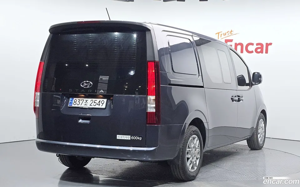Hyundai Staria L3.5 5 2024 — миниатюра 2