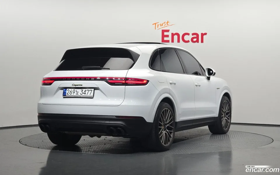 Porsche Cayenne 3.0 E- 2023 — миниатюра 2