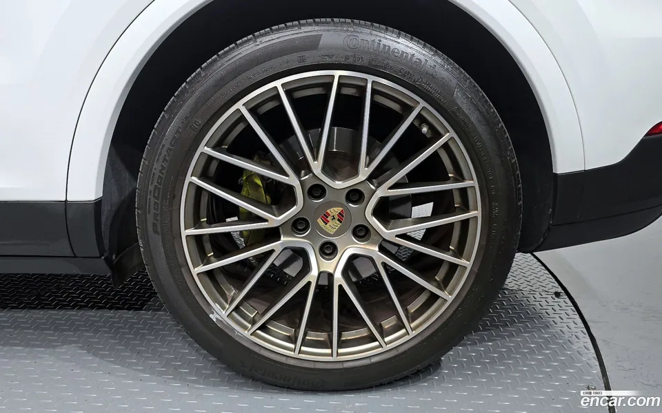 Porsche Cayenne 3.0 E- 2023 — миниатюра 5