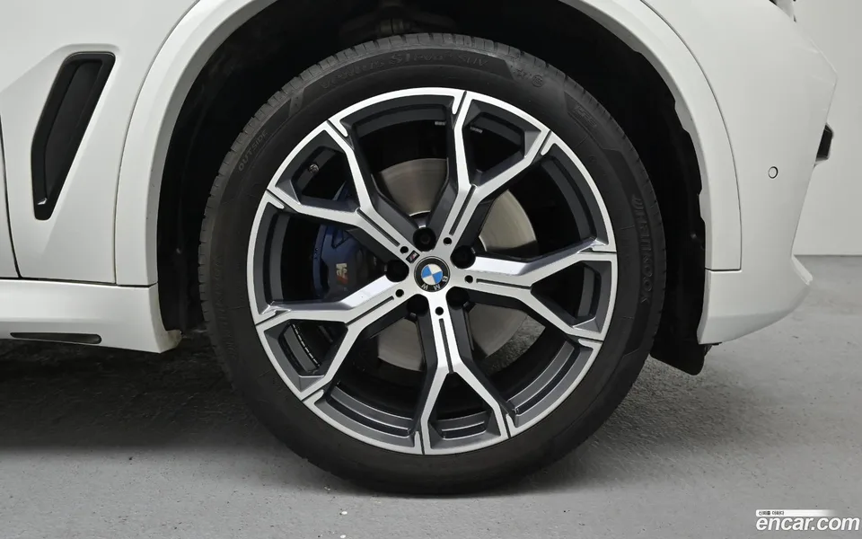 BMW X5 xDrive 40i M 2023 — миниатюра 5