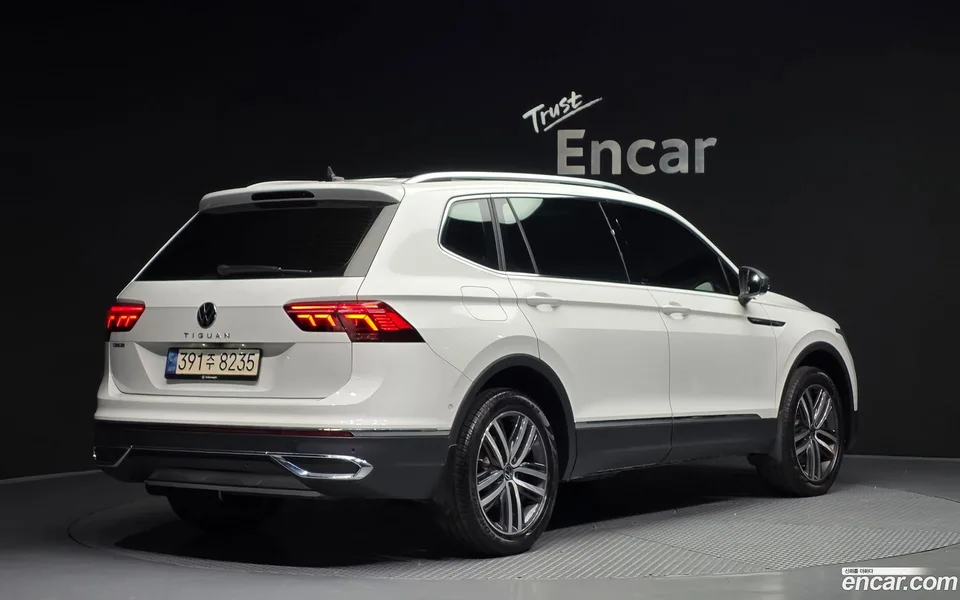 Volkswagen Tiguan Allspace 2.0 TSI 2022 — миниатюра 2