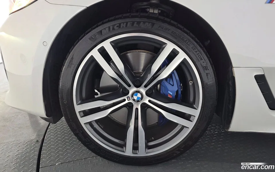 BMW 6 Series GT 630i xDrive M 2024 — миниатюра 5