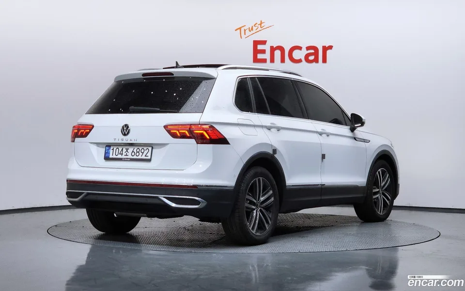 Volkswagen Tiguan 2.0 TDI 2024 — миниатюра 2