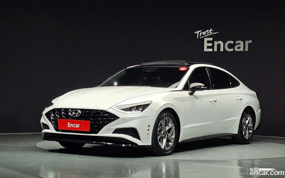 Hyundai Sonata 1.6 2022 — фото 1, купить с доставкой в Москву