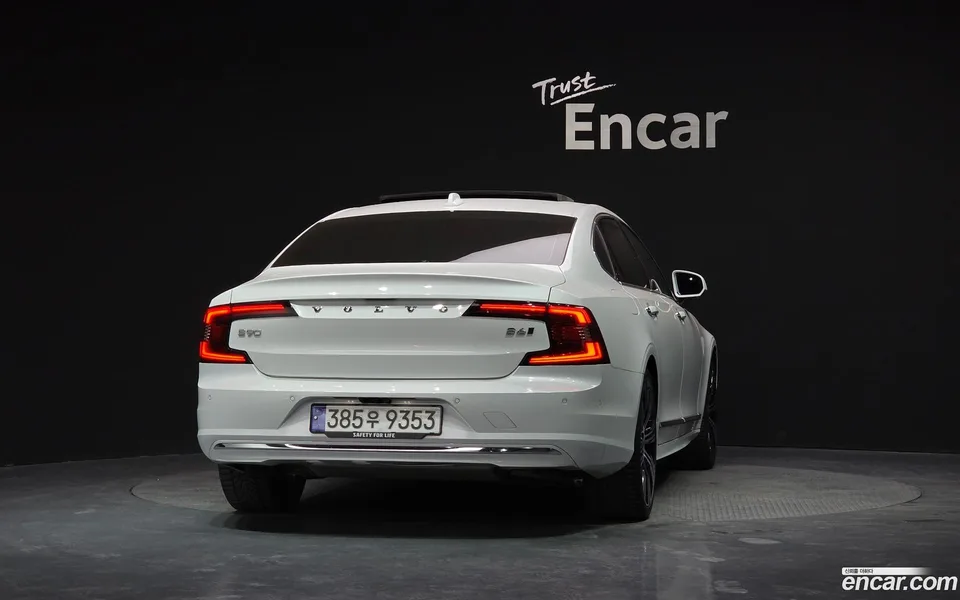 Volvo S90 B6 AWD 2023 — миниатюра 4