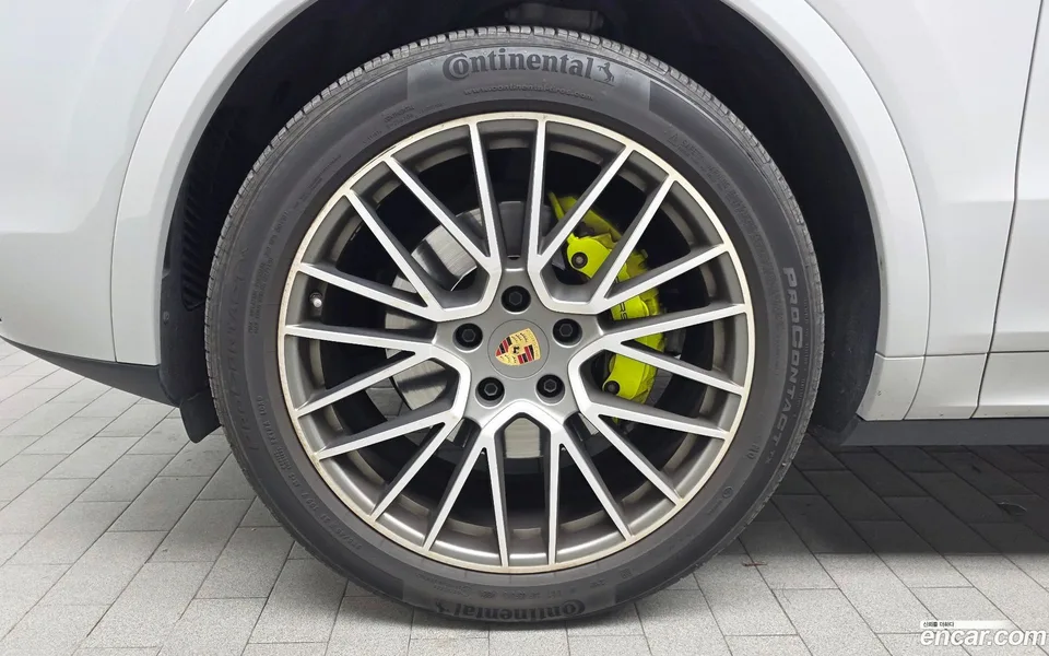 Porsche Cayenne 3.0 E- 2023 — миниатюра 5