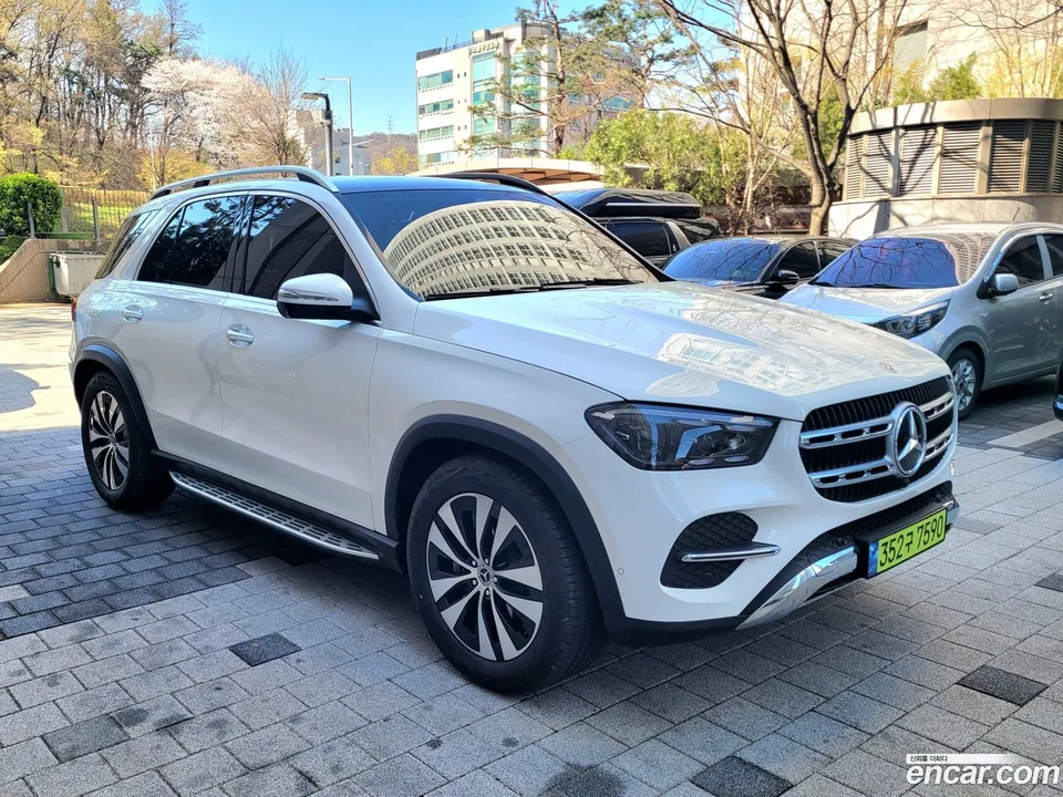Mercedes-Benz GLE-Class GLE300d 4MATIC 2026 — миниатюра 2