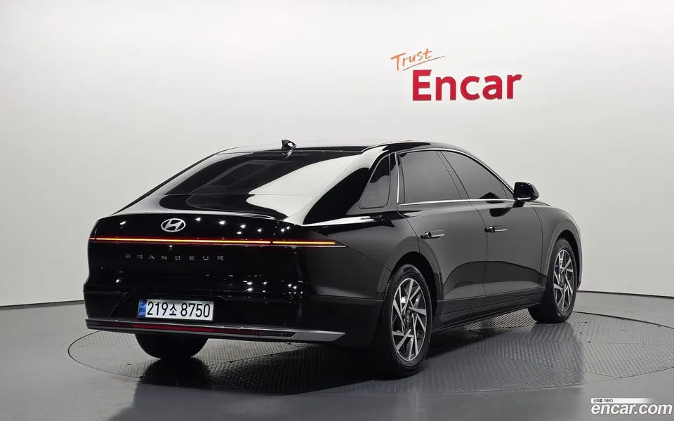 Hyundai Grandeur 2.5 2WD 2023 — миниатюра 2
