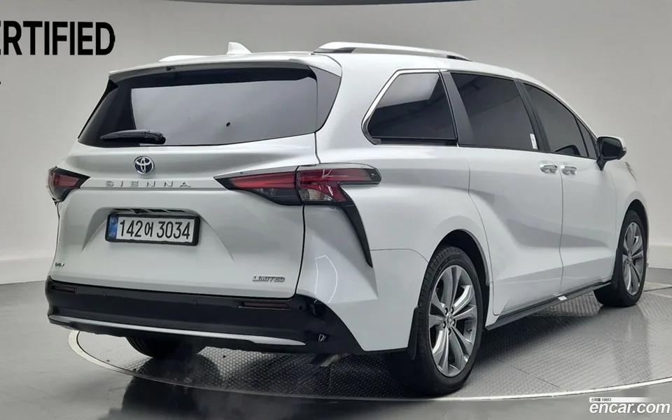 Toyota Sienna 2.5 2WD 2025 — миниатюра 2