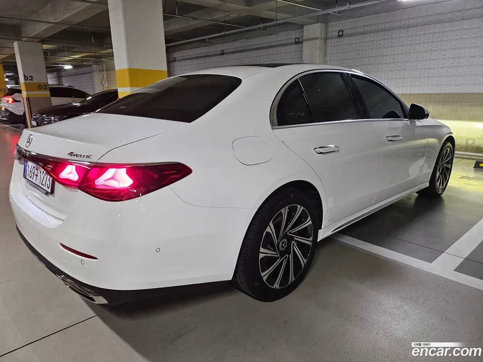 Mercedes-Benz E-Class E300 4MATIC 2025 — миниатюра 2