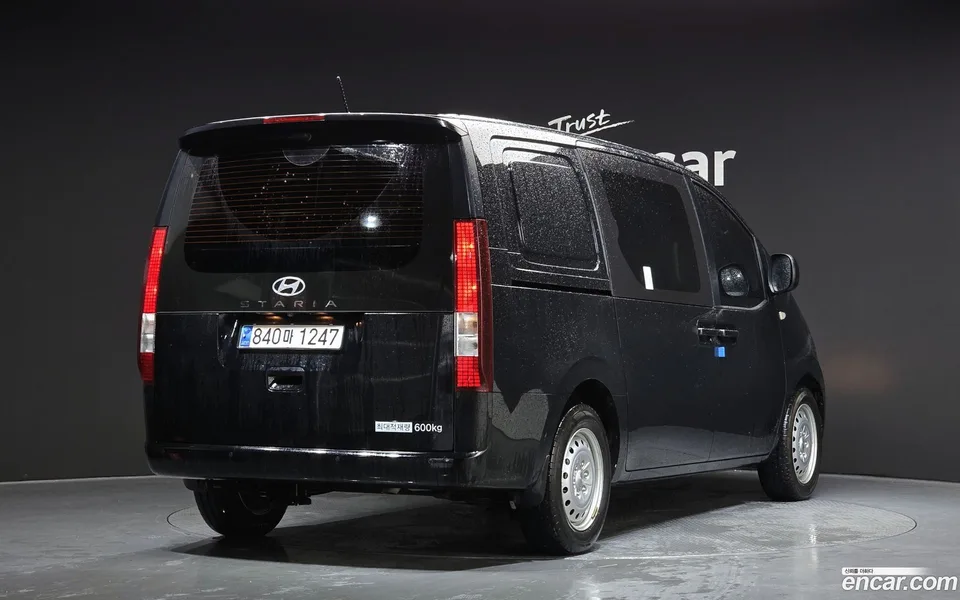 Hyundai Staria 5 2024 — миниатюра 2