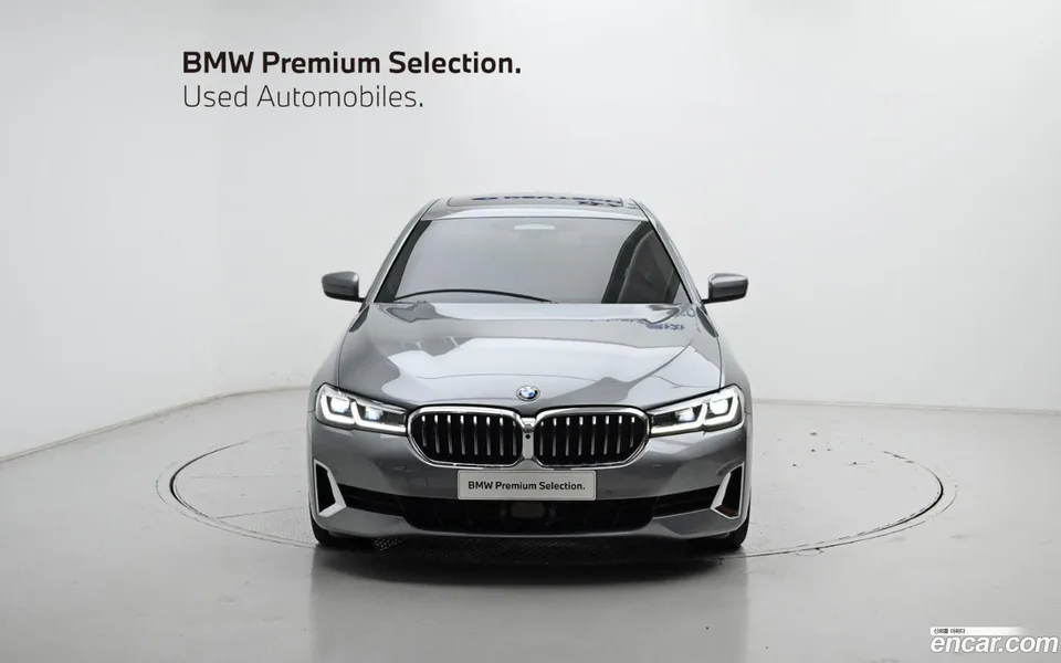 BMW 5 Series 520i 2023 — миниатюра 3