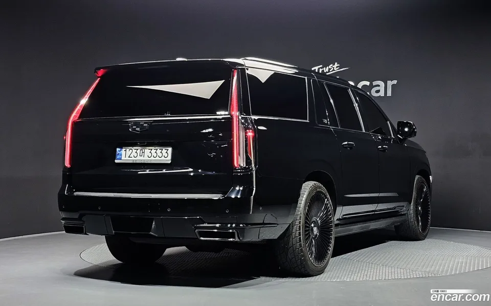Cadillac Escalade 6.2 ESV 2023 — миниатюра 2