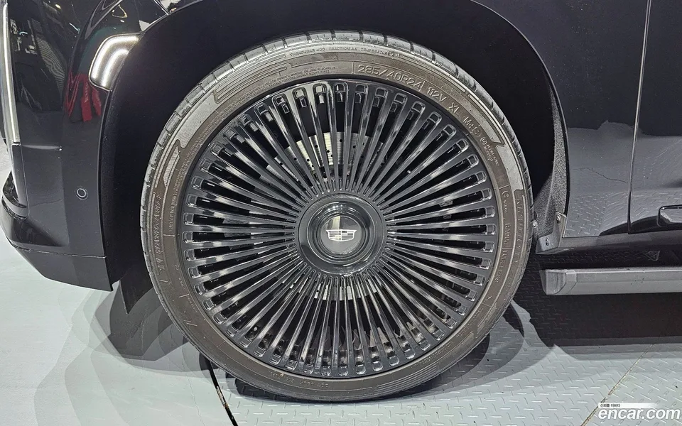 Cadillac Escalade 6.2 ESV 2023 — миниатюра 5