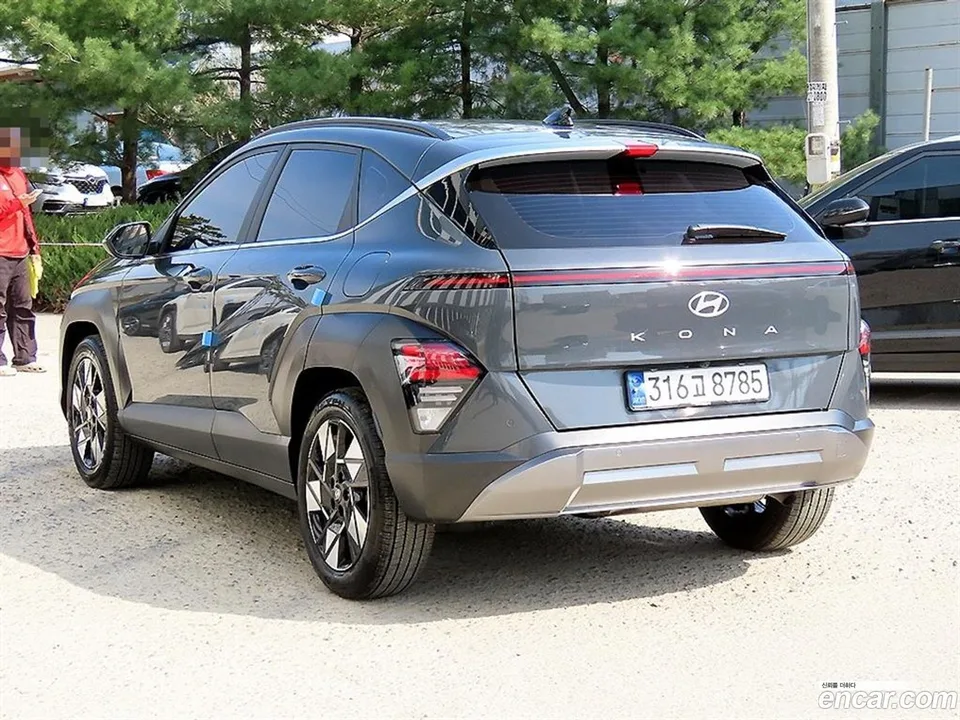 Hyundai Kona Hybrid 2023 — миниатюра 3