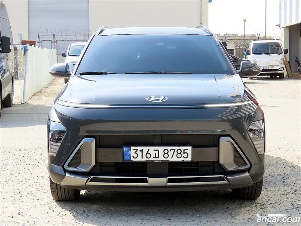 Hyundai Kona Hybrid 2023 — фото 1, купить с доставкой в Москву