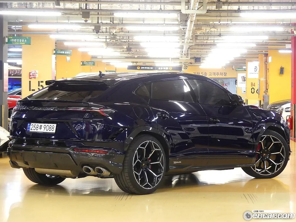 Lamborghini Urus 4.0 V8 2023 — миниатюра 2