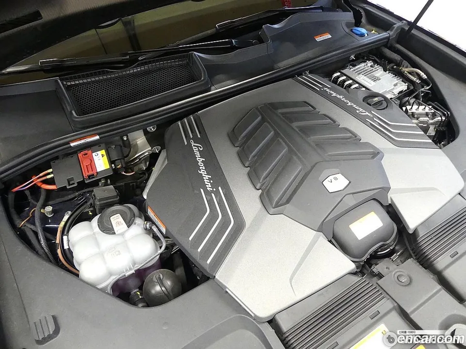 Lamborghini Urus 4.0 V8 2023 — миниатюра 4