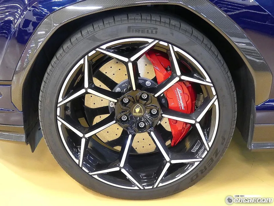 Lamborghini Urus 4.0 V8 2023 — миниатюра 5