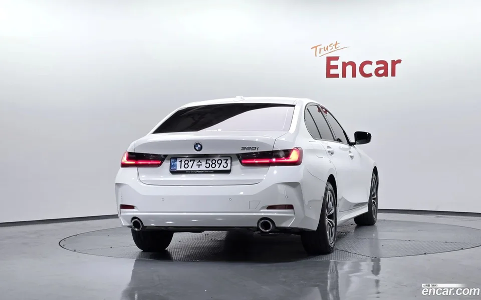 BMW 3 Series 320i 2024 — миниатюра 4