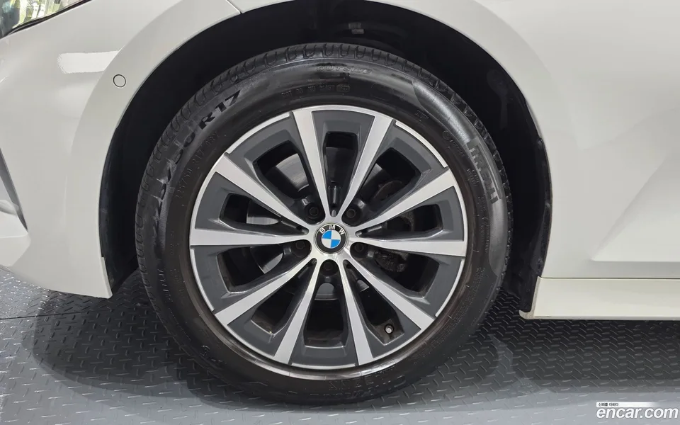 BMW 3 Series 320i 2024 — миниатюра 5